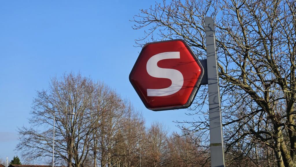 Skilt ved S-togsstationen i Stenløse.