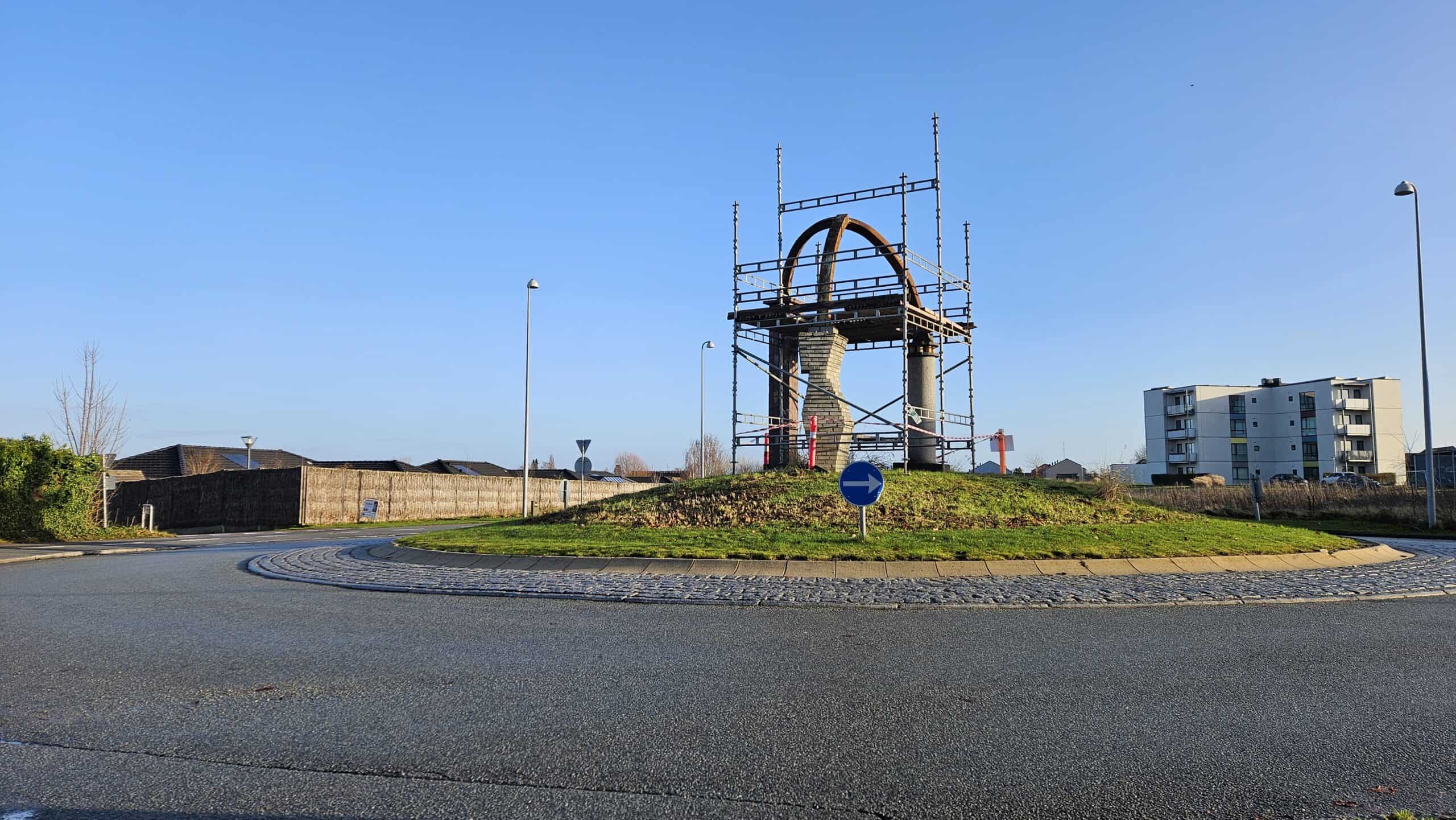 Skulpturen "De Tre Porte" ved indkørslen til Stenløse Syd blev opført i 2014. Foto: Rasmus Udsholt