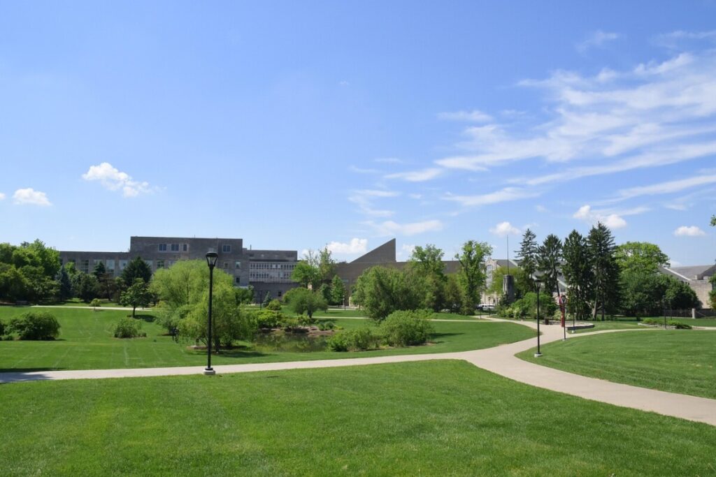Campus natur arkitektur Foto: Simon Alpha / Pixabay