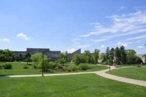 Campus natur arkitektur Foto: Simon Alpha / Pixabay