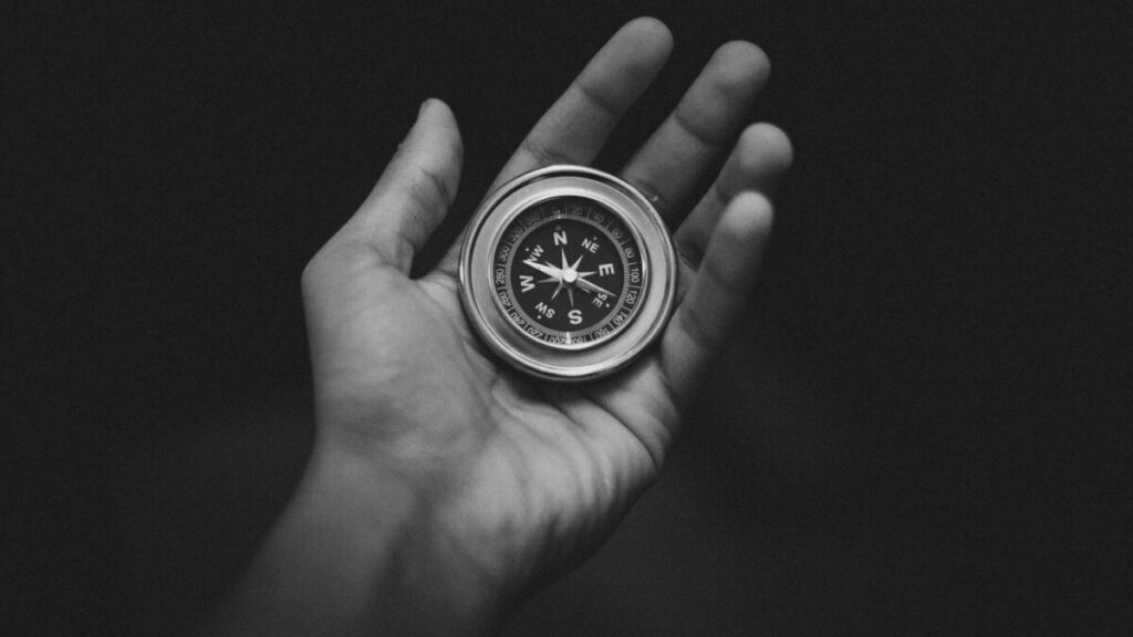 Kompas Foto: Bakr Magrabi / Pexels
