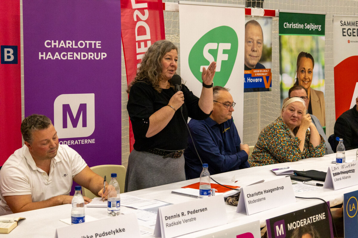 Charlotte Haagendrup fra Moderaterne til vælgermøde i Veksø ved kommunalvalg 2025. Foto: Rasmus Udsholt