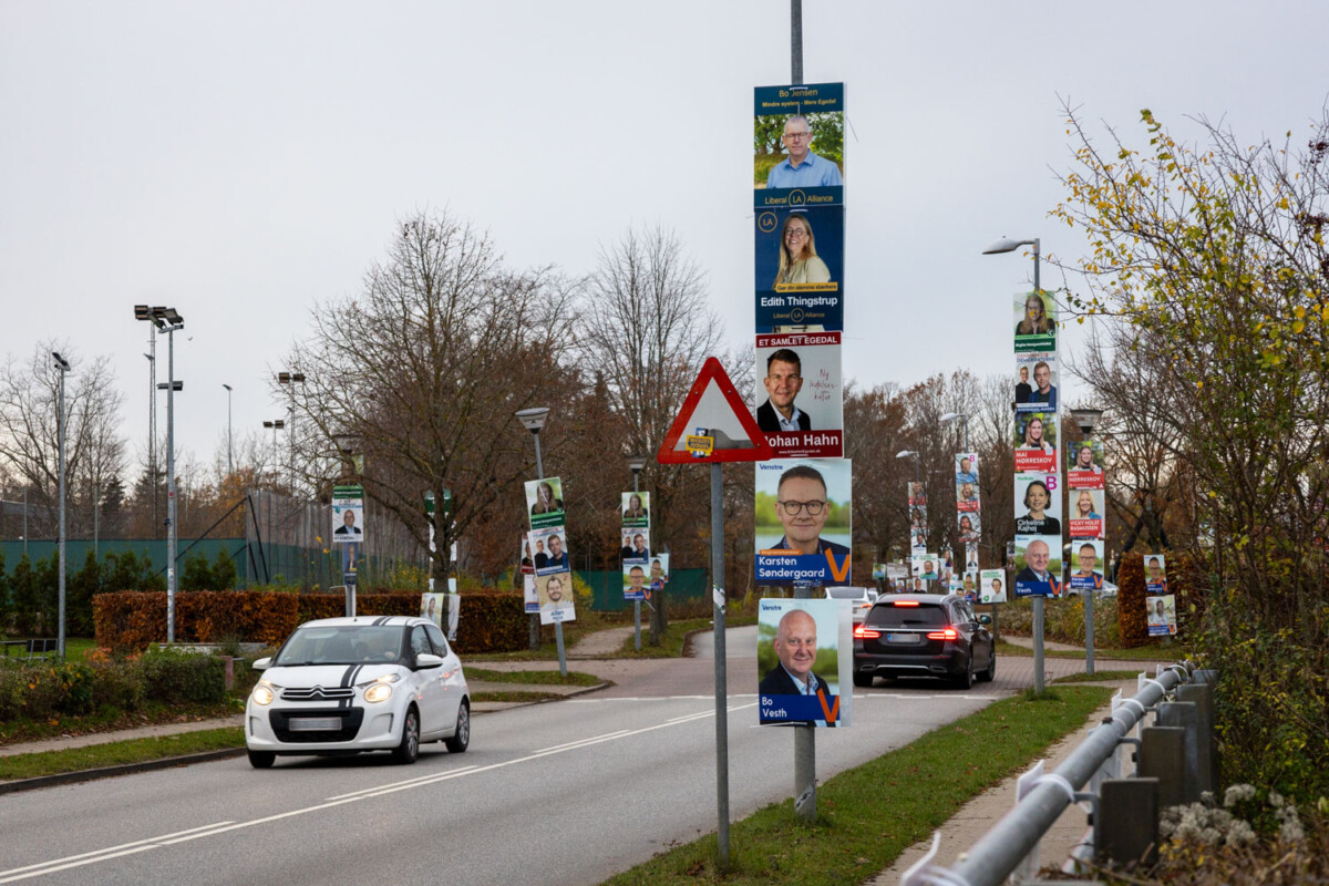 Valgplakater i Smørum, november 2025 Foto: Rasmus Udsholt