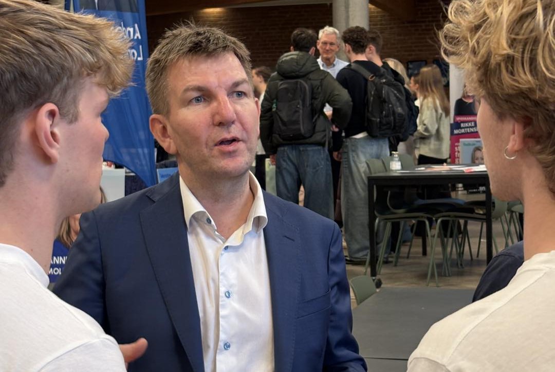 Johan Hahn til valgmøde på Egedal Gymnasium november 2025 Foto: Et Samlet Egedal