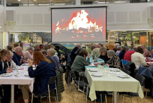 Fællesspisning SPIS SKAB SYNG Stenløse Kulturhus Foto: Egedal Bibliotekerne