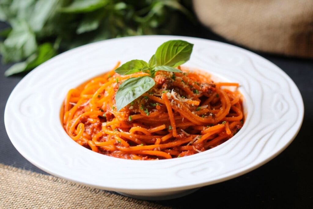 Pasta Bolognese Kødsovs Mad Tallerken Aftensmad Foto: Shameel Mukkath / Pexels